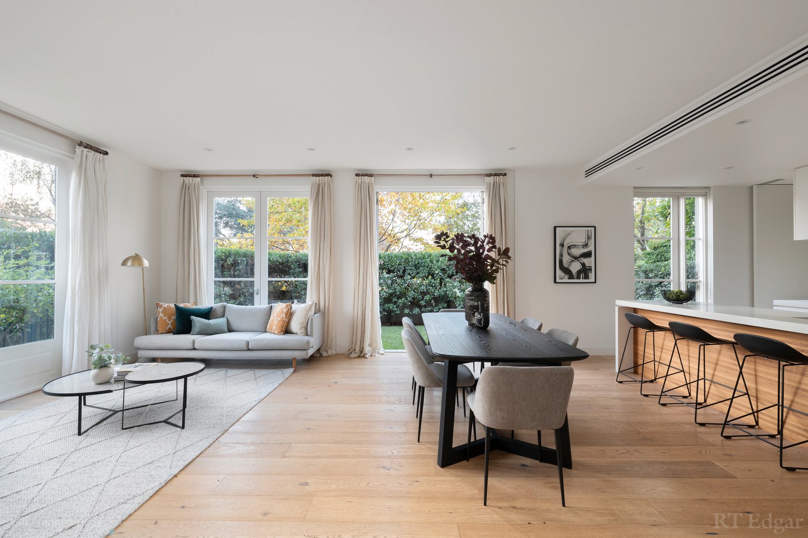 Real Estate and Property in 11 Torresdale Court, Toorak, VIC