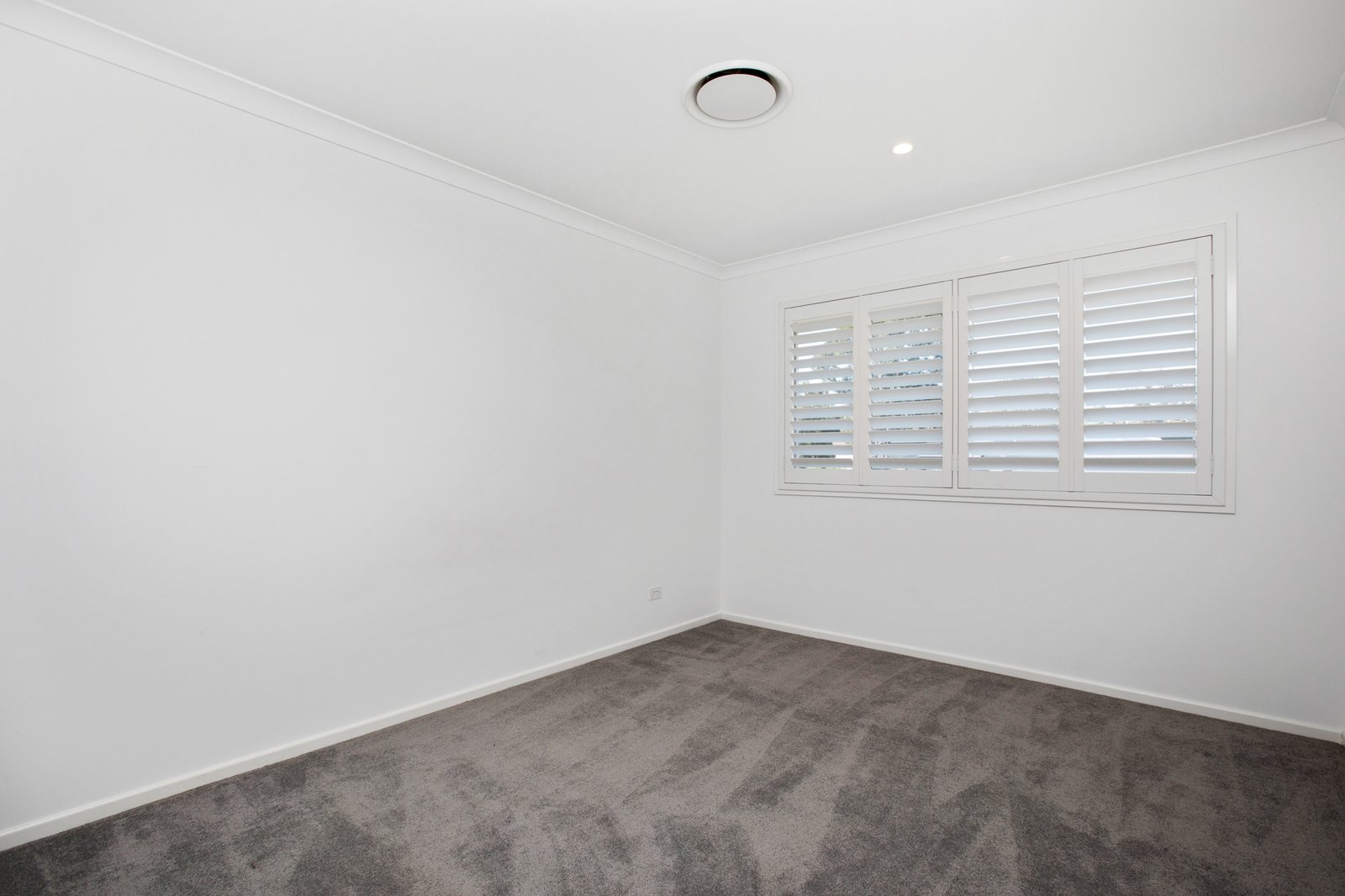 11 Tournament Street RUTHERFORD 30