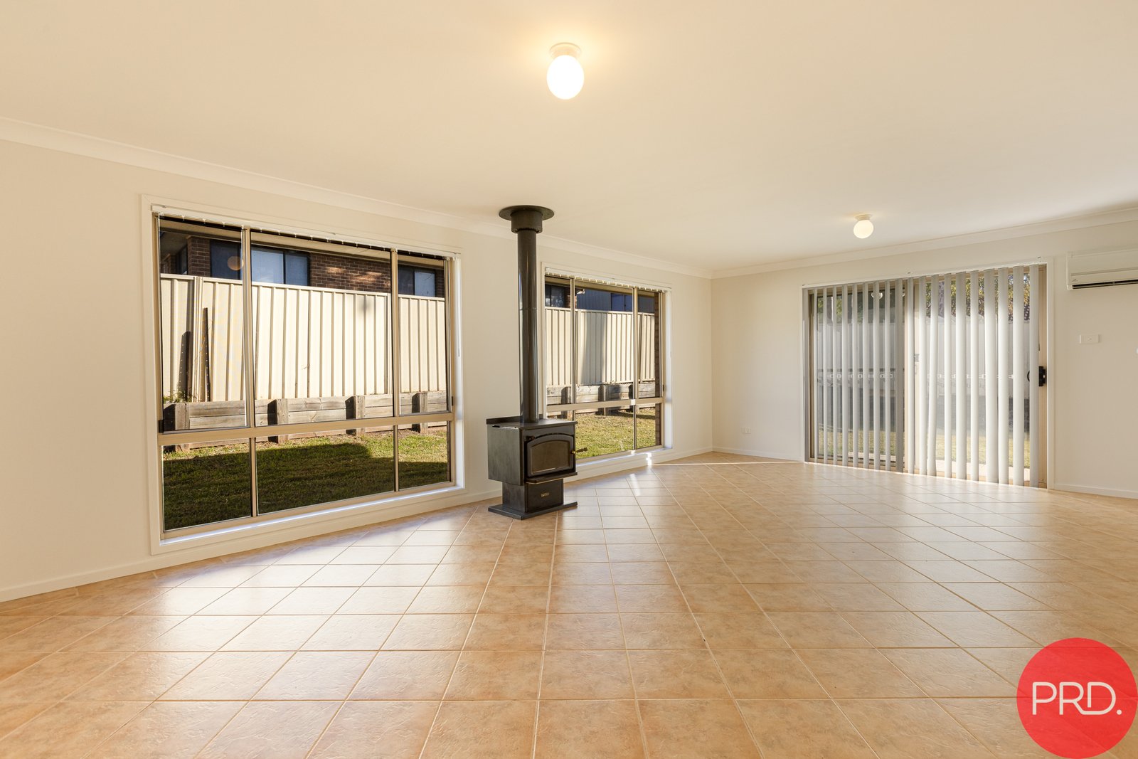 11 Treefern Close ABERGLASSLYN 10