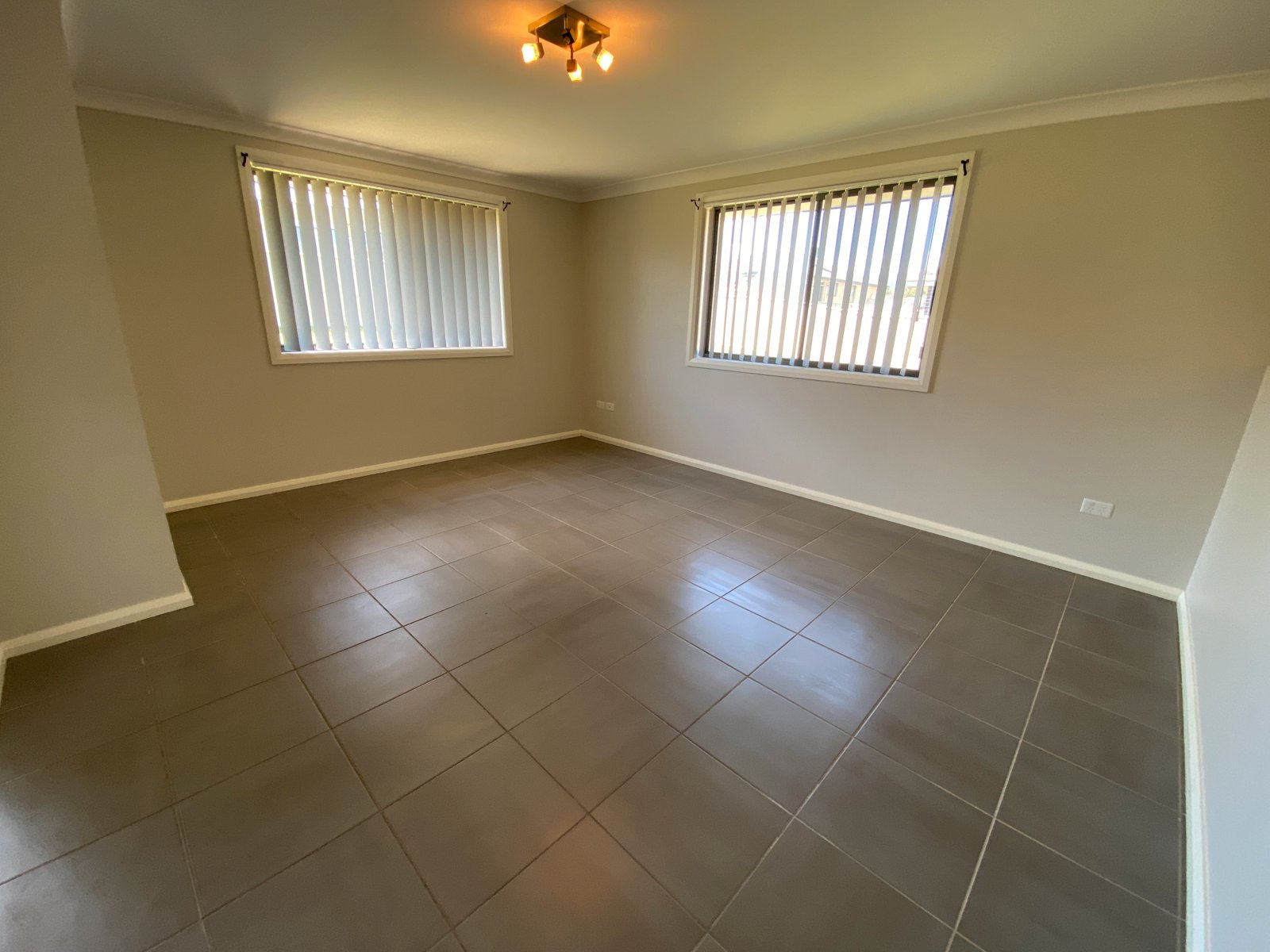 11 Tulipwood Crescent TAMWORTH 10