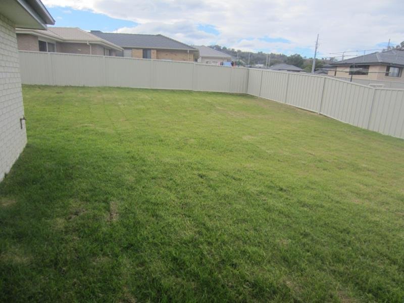 11 Tulipwood Crescent TAMWORTH 4