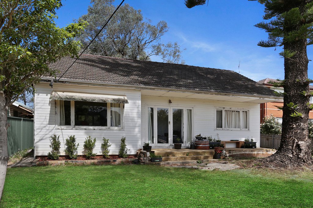 11 Turner Esplande  EAST CORRIMAL 1