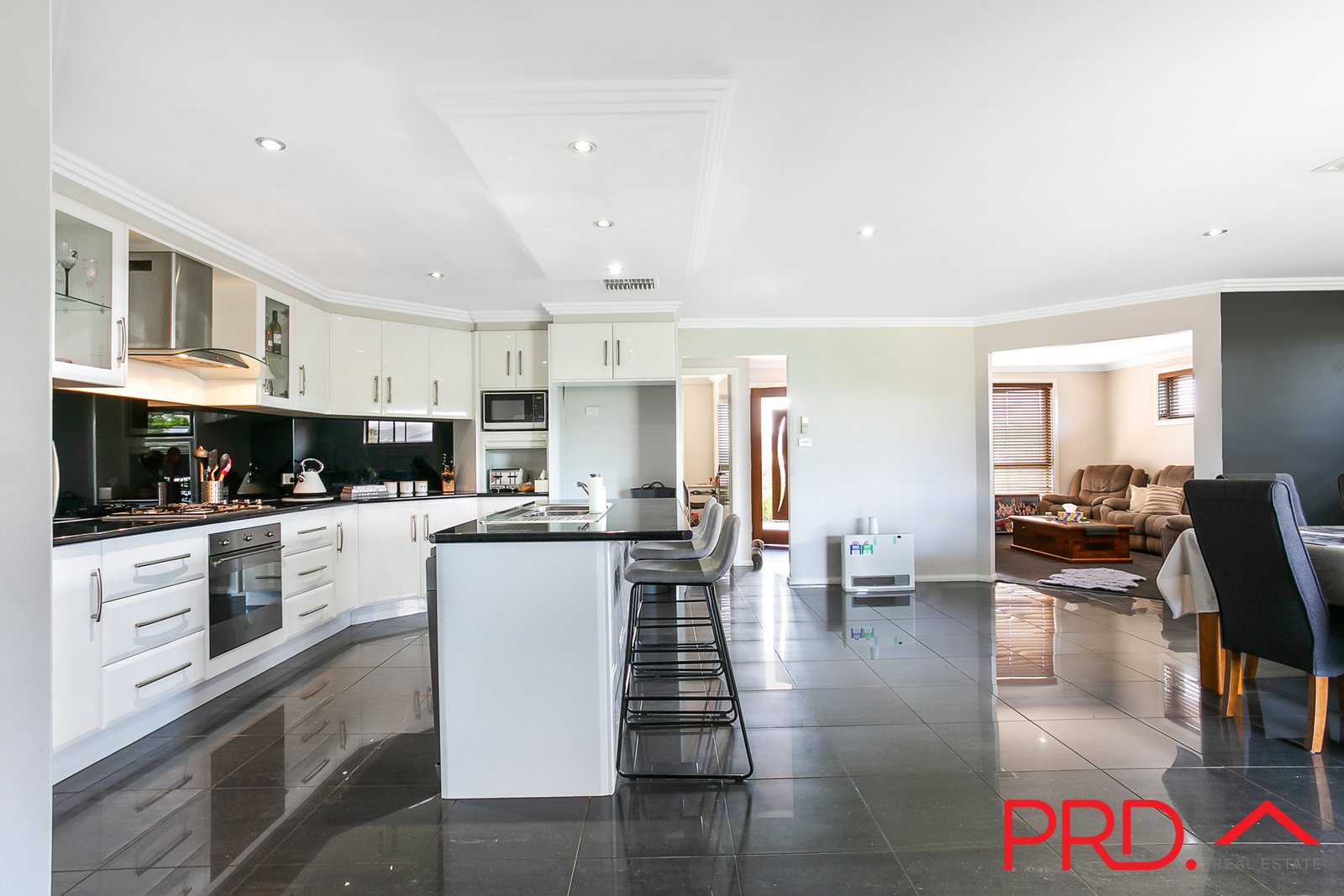 11 Verdelho Drive TAMWORTH 4