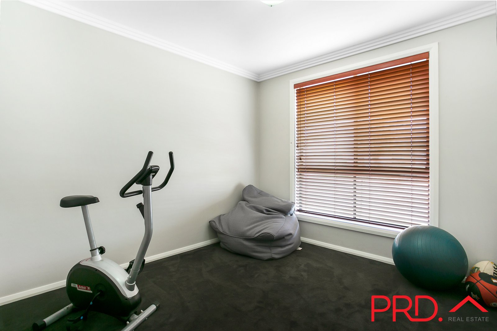 11 Verdelho Drive TAMWORTH 11