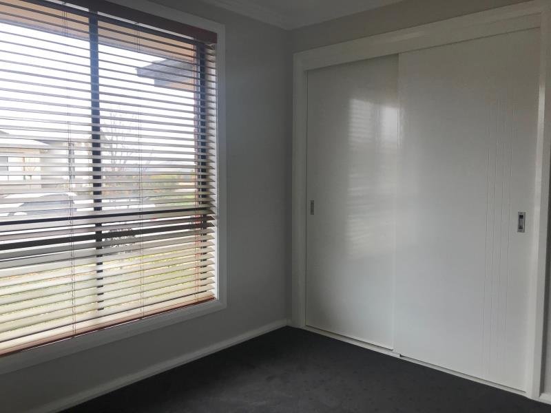 11 Verdelho Drive TAMWORTH 5