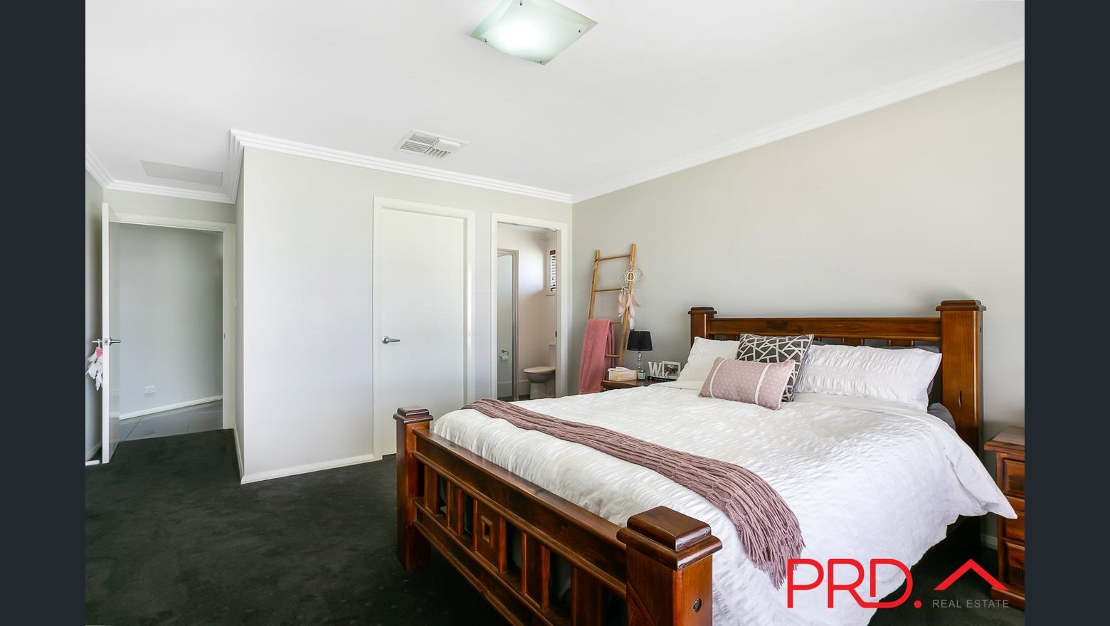 11 Verdelho Drive TAMWORTH 9