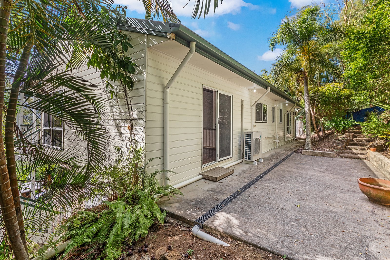 11 Warruga Street CANNONVALE 18