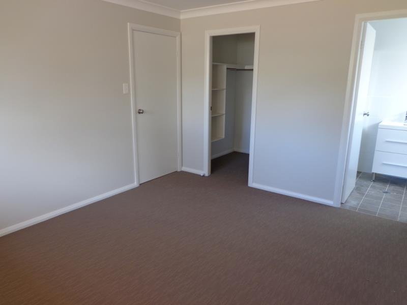 11 Water Gum Close TAMWORTH 4