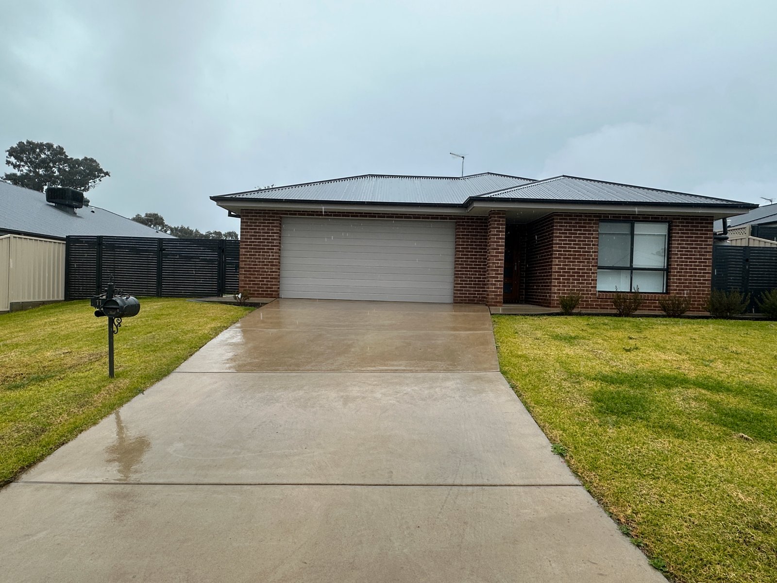 11 Weeden Place TUMUT 1