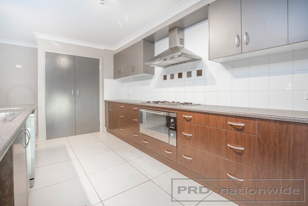 11 Weemala Close ABERGLASSLYN 8