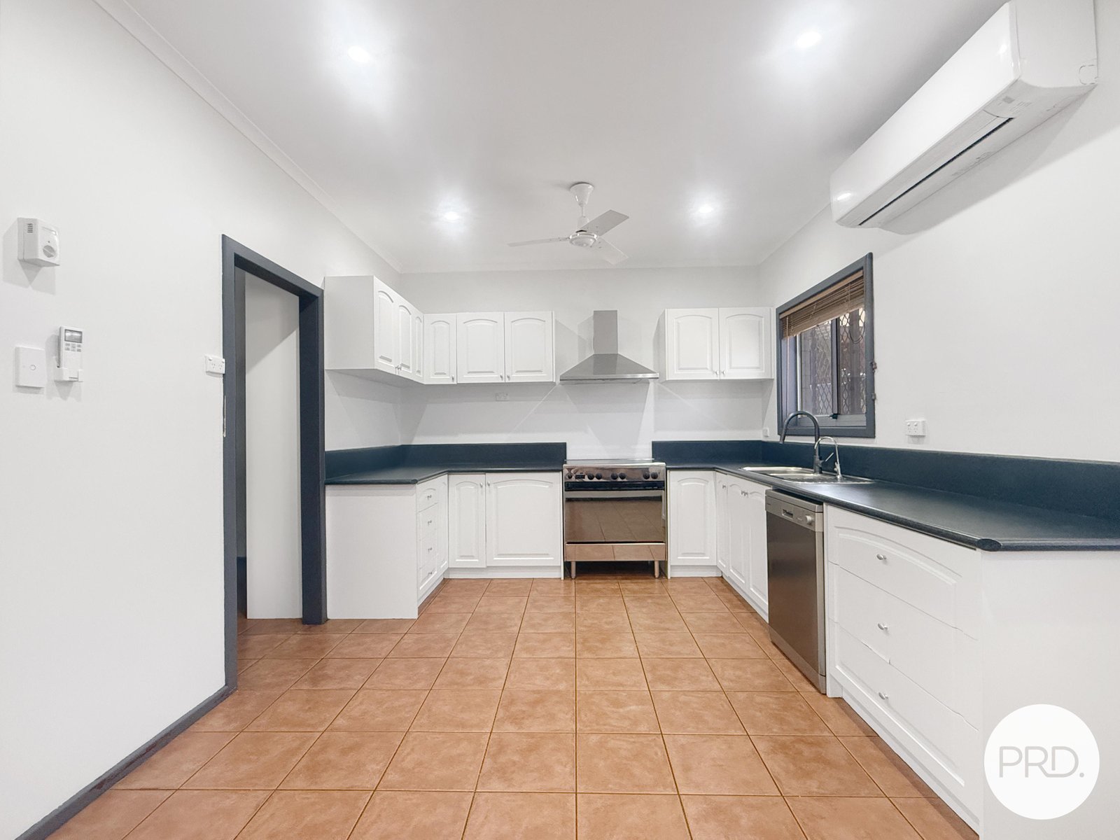 11 White Court BAYNTON 5