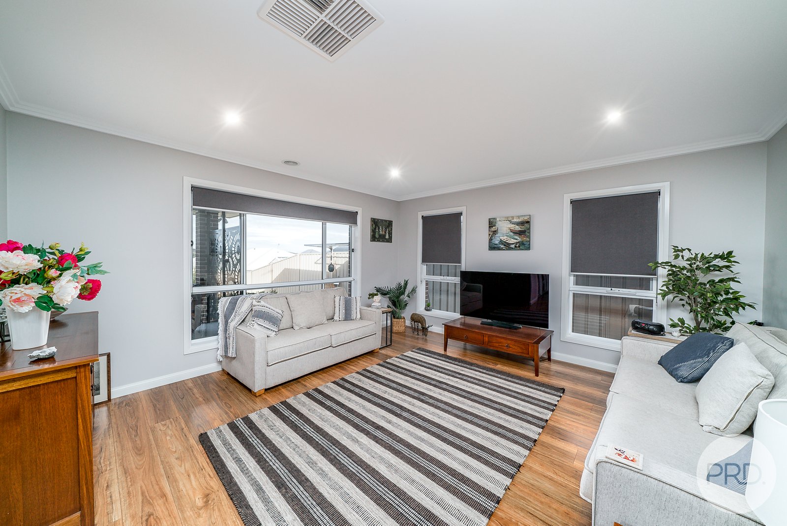 11 Whitten Avenue BOOROOMA 2