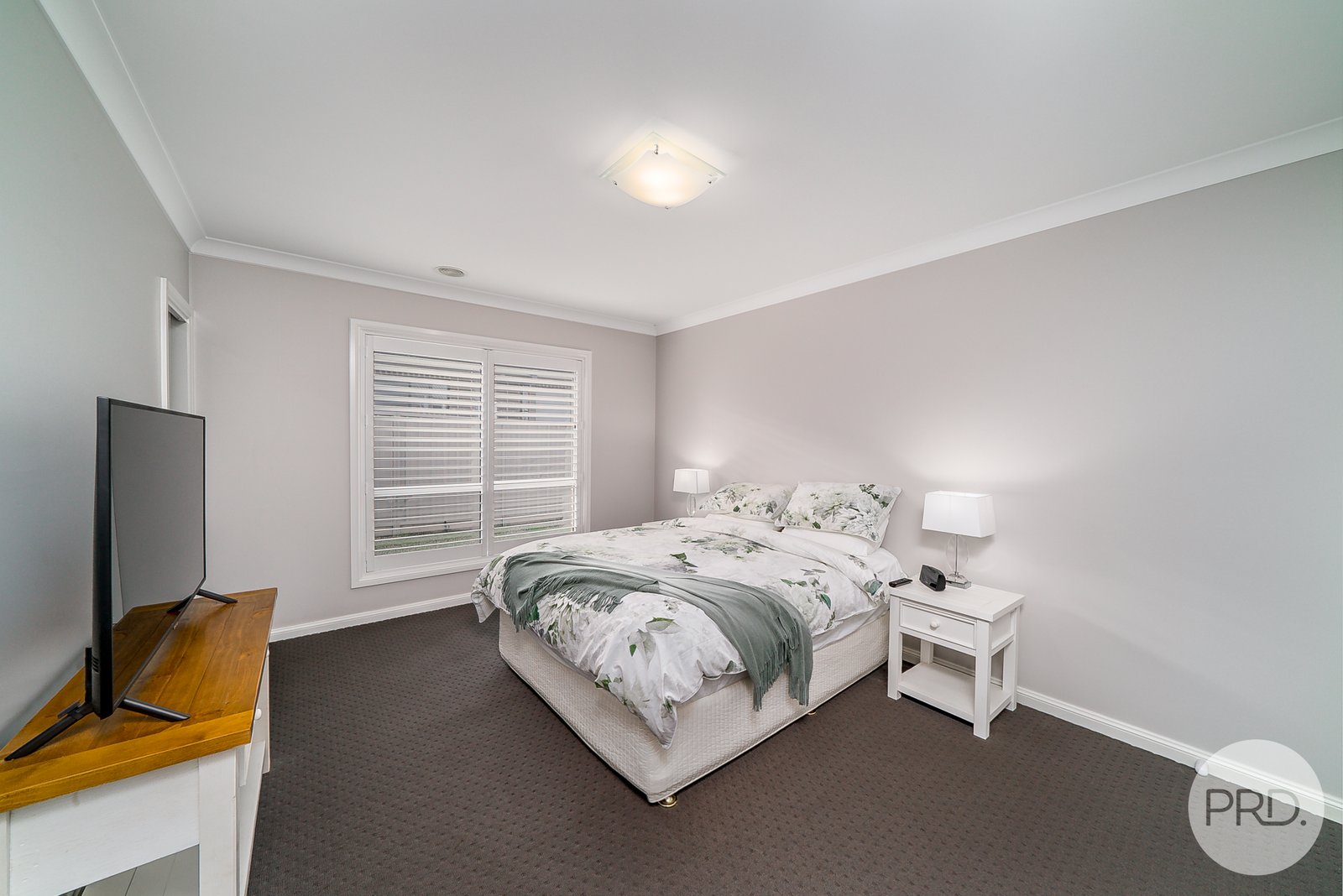 11 Whitten Avenue BOOROOMA 6