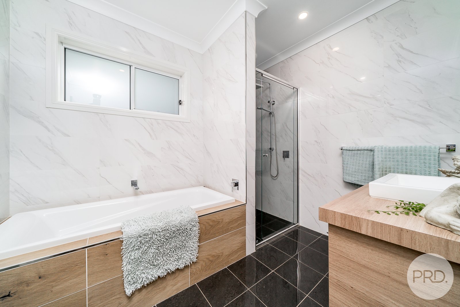 11 Whitten Avenue BOOROOMA 12