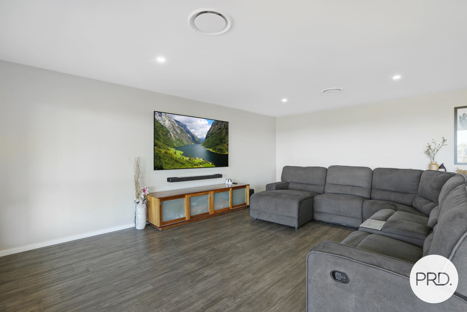 11 Willandra Place KOONAWARRA 6