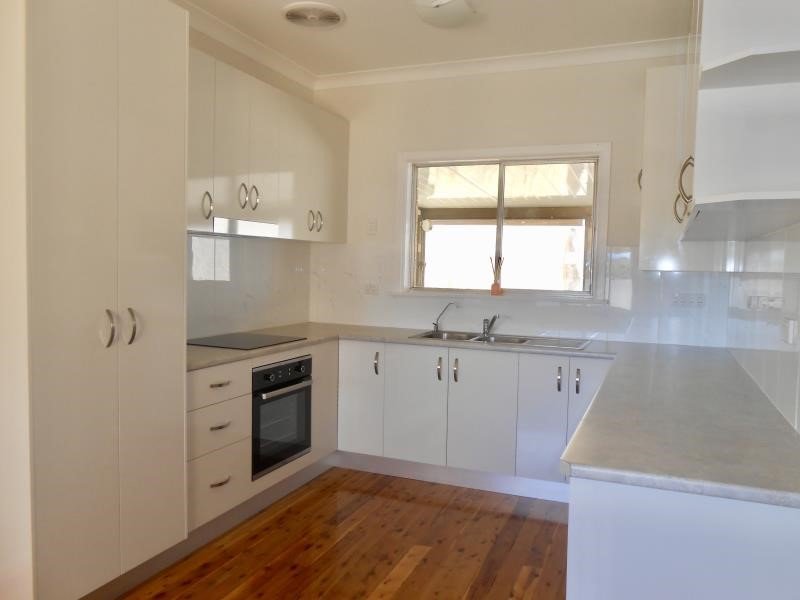 11 Willow Street TAMWORTH 2