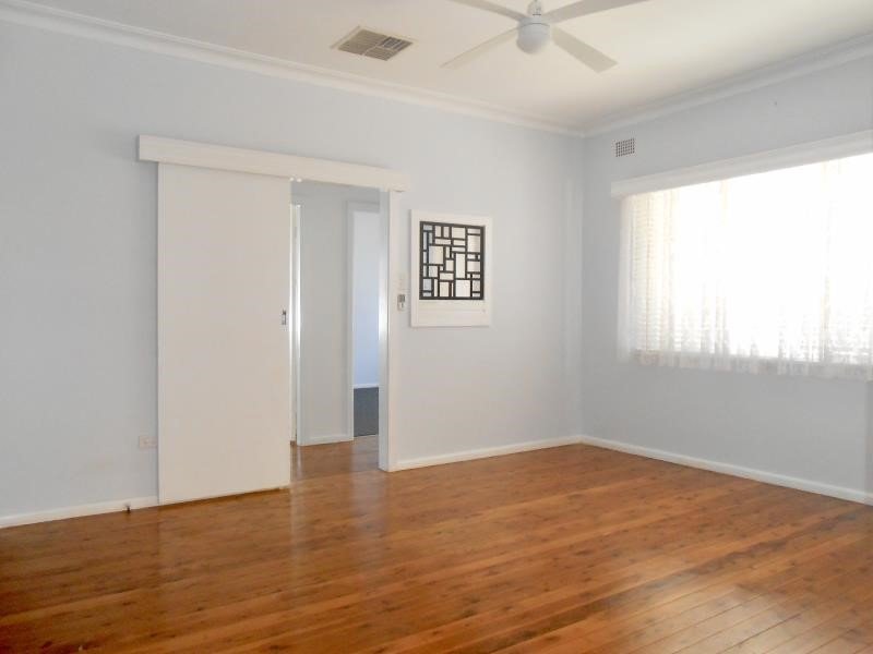 11 Willow Street TAMWORTH 3