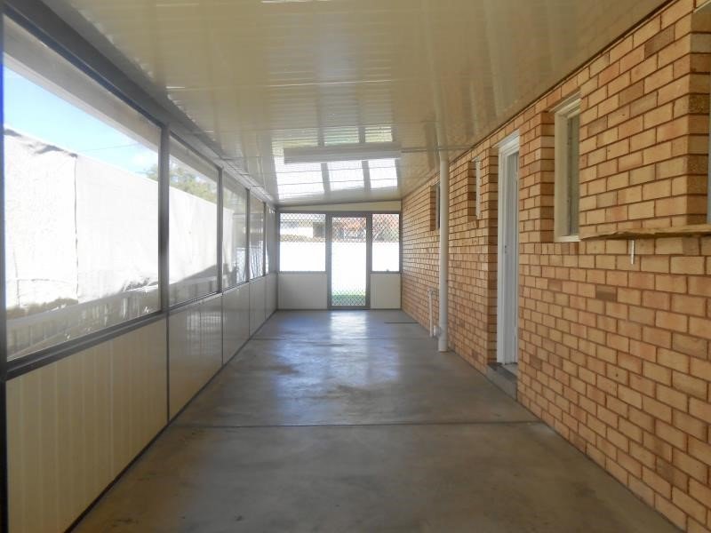 11 Willow Street TAMWORTH 9