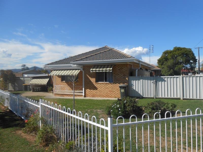 11 Willow Street TAMWORTH 1