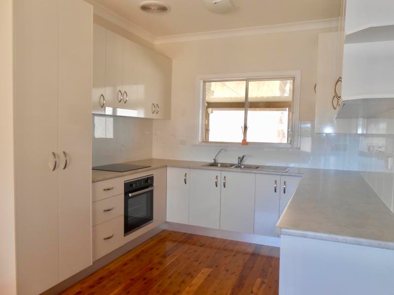 11 Willow Street TAMWORTH 2