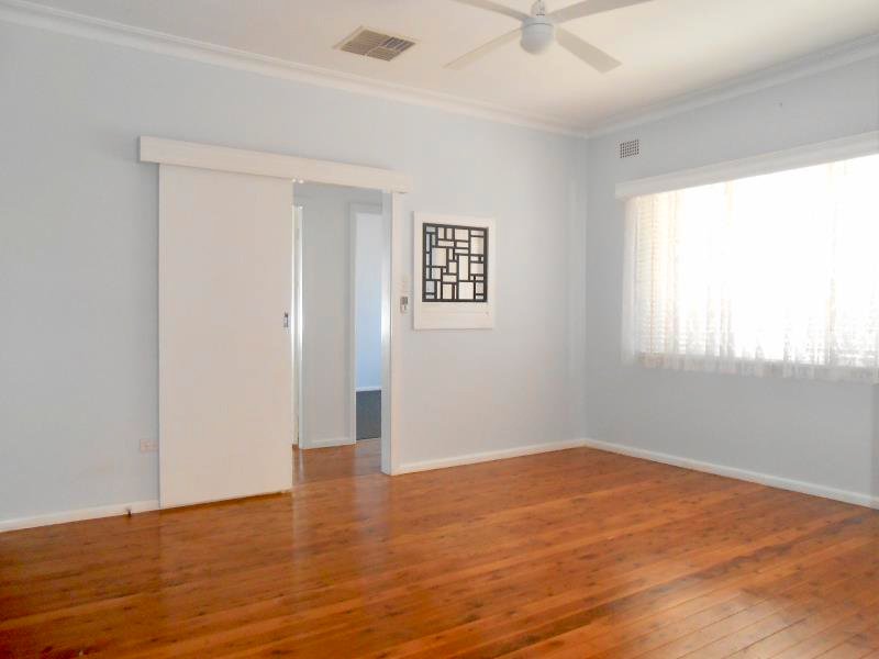 11 Willow Street TAMWORTH 3