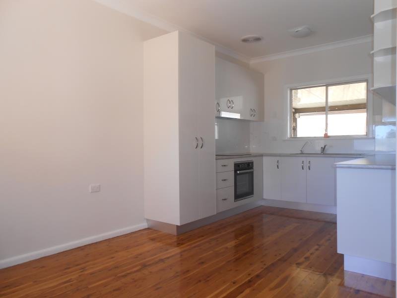 11 Willow Street TAMWORTH 7