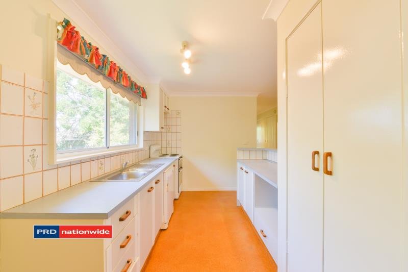 11 Woodbry Crescent TAMWORTH 3