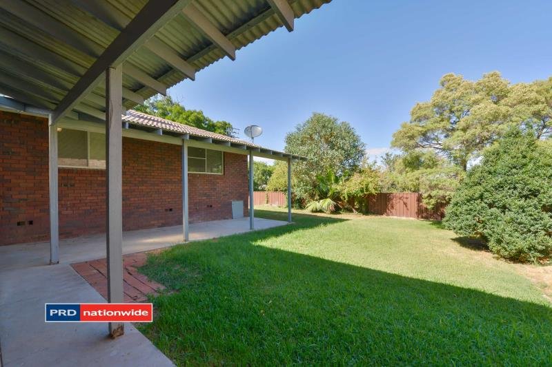 11 Woodbry Crescent TAMWORTH 9