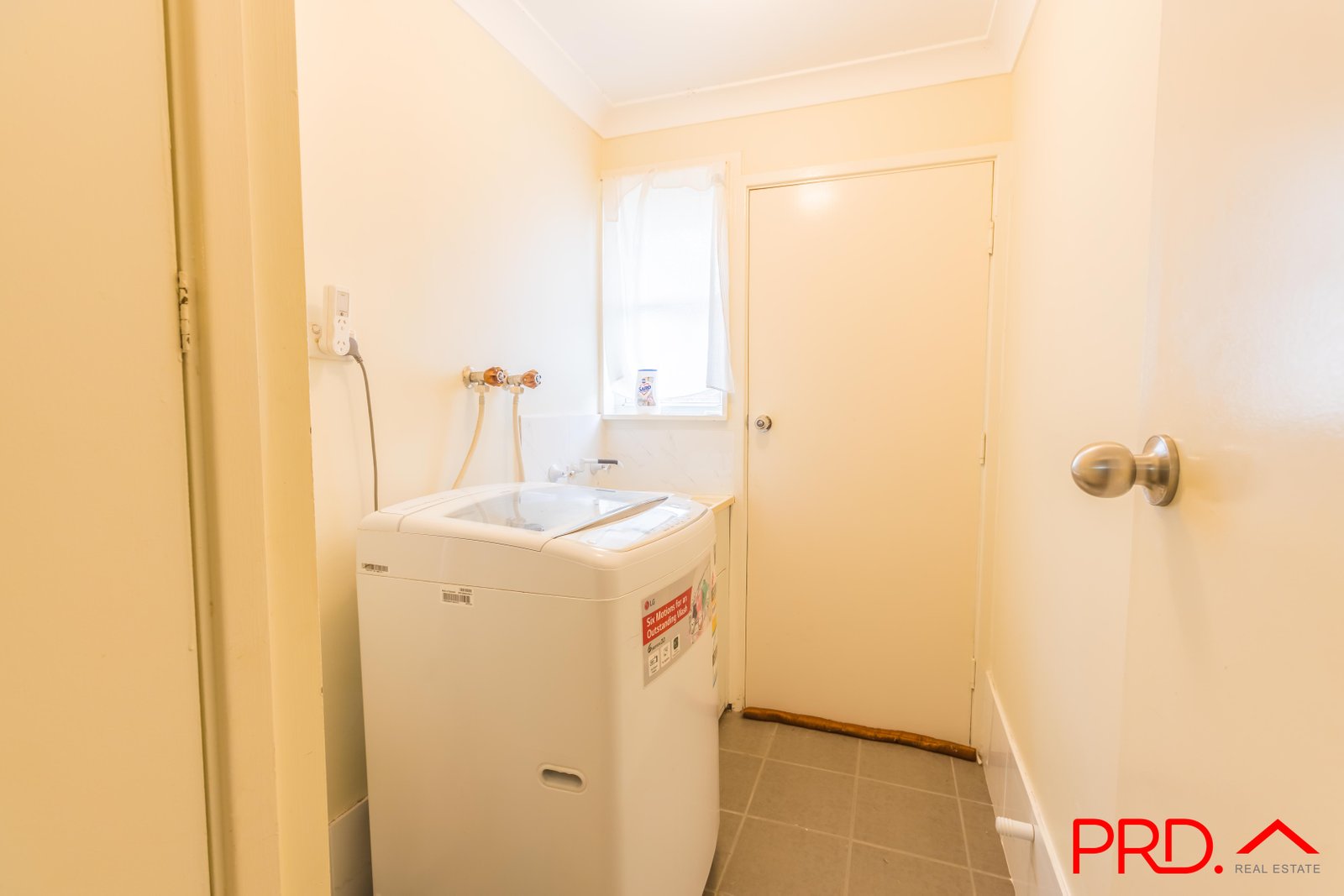 11 Woodbry Crescent TAMWORTH 15