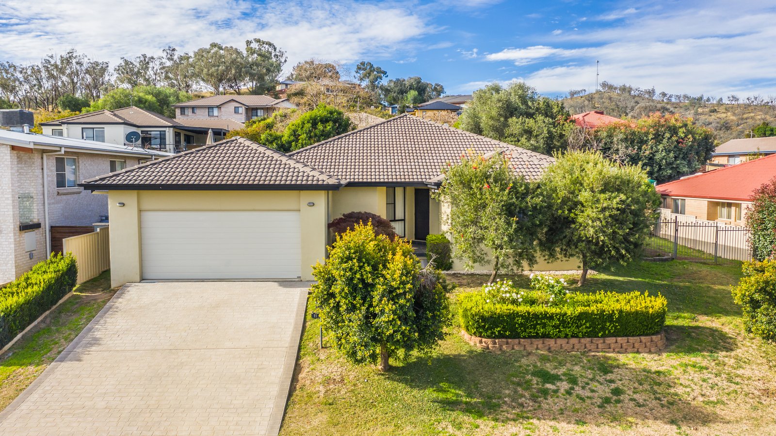 11 Woodside Road TAMWORTH 1