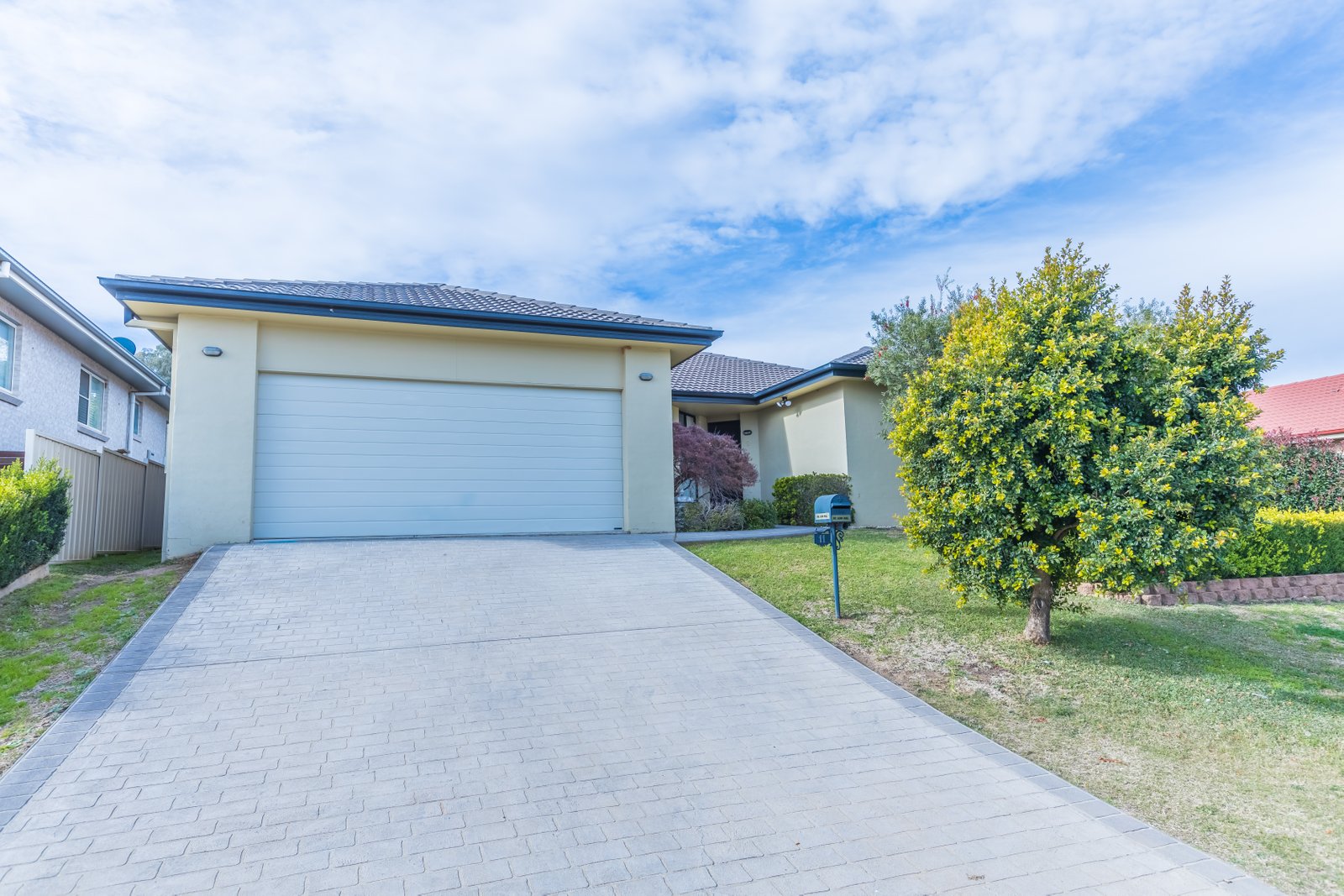 11 Woodside Road TAMWORTH 2