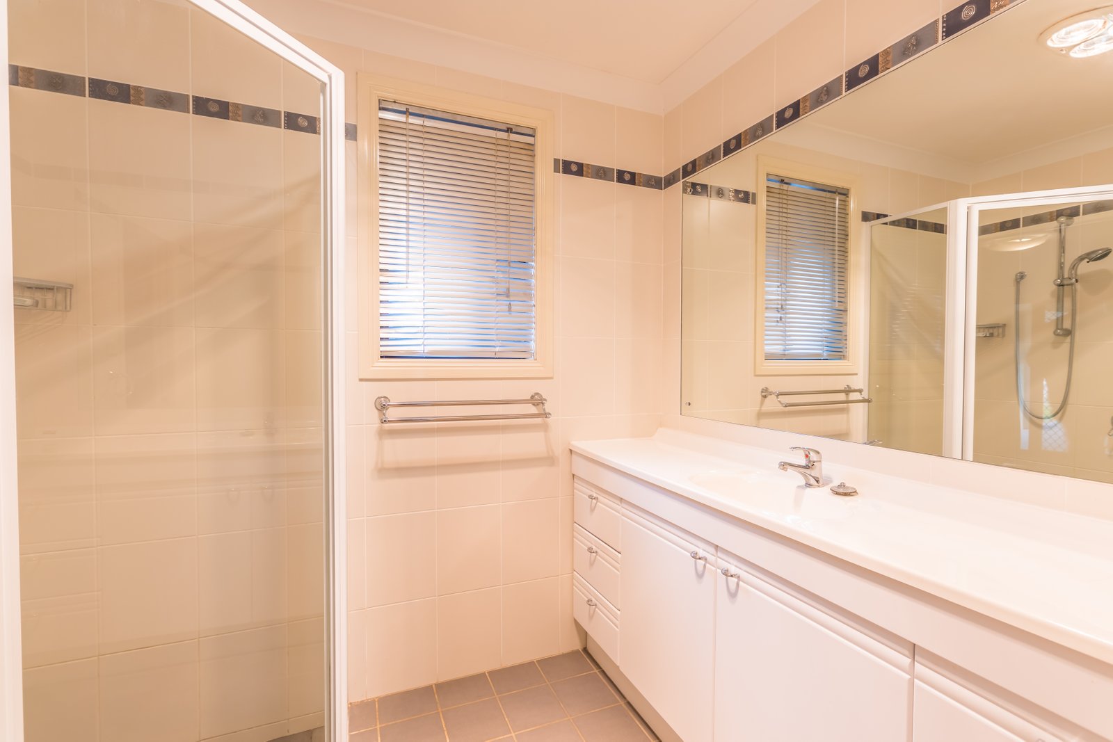 11 Woodside Road TAMWORTH 10