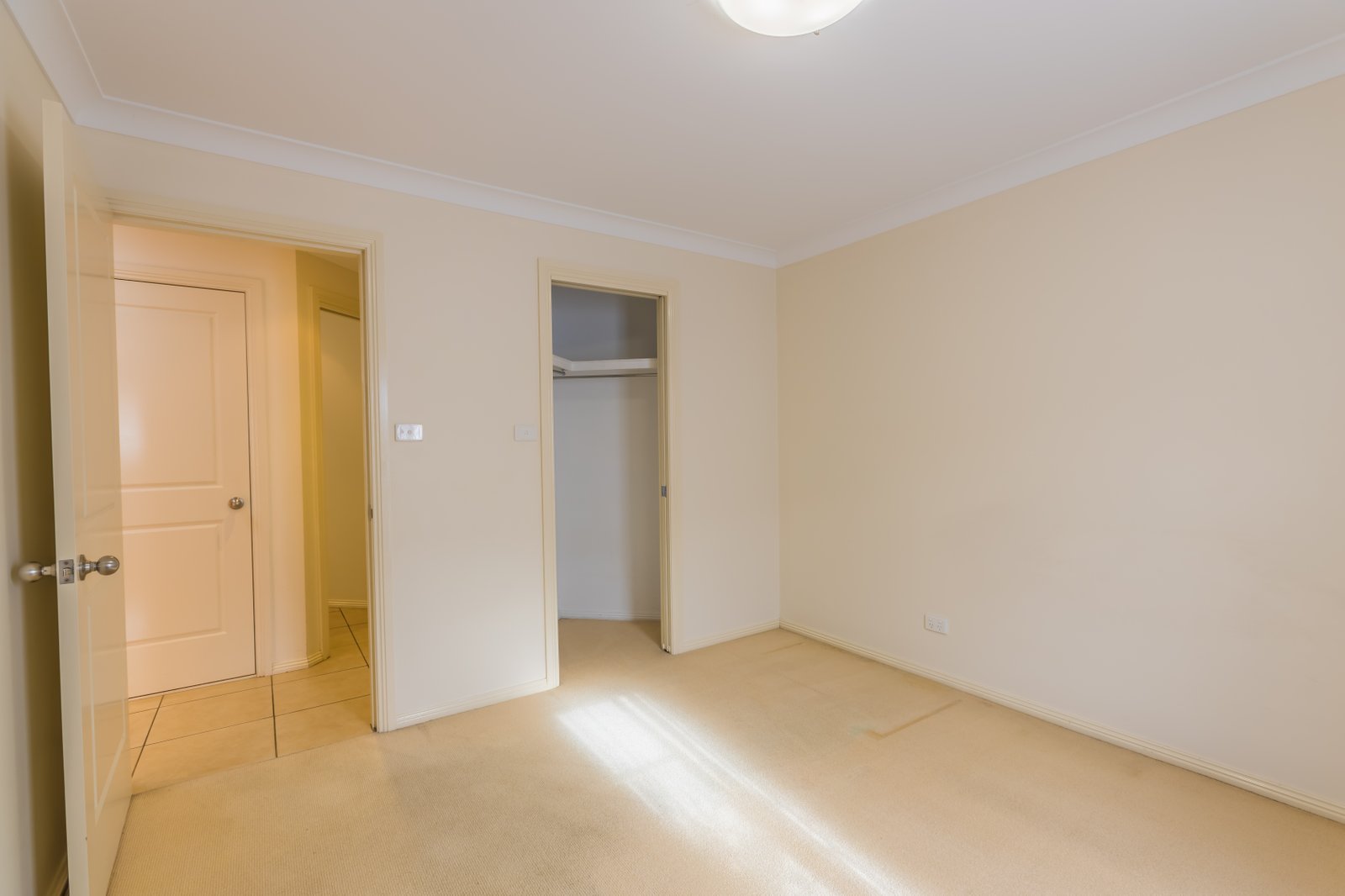 11 Woodside Road TAMWORTH 12