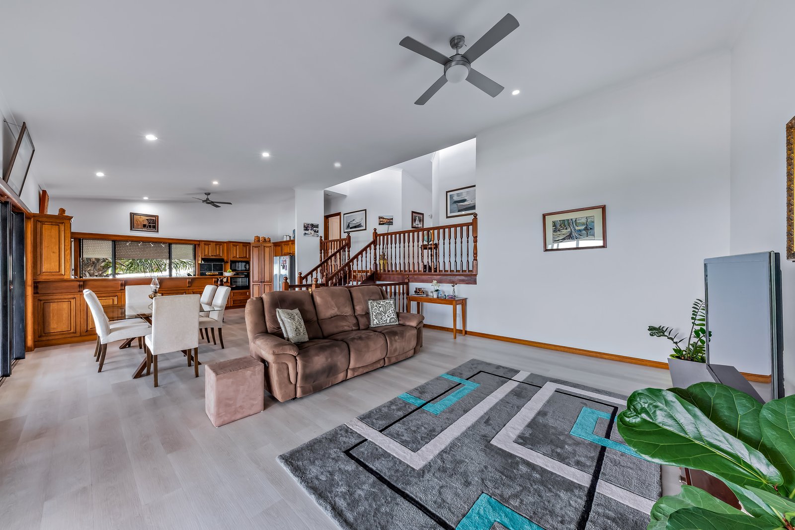 11 Woodwark Crescent CANNONVALE 4