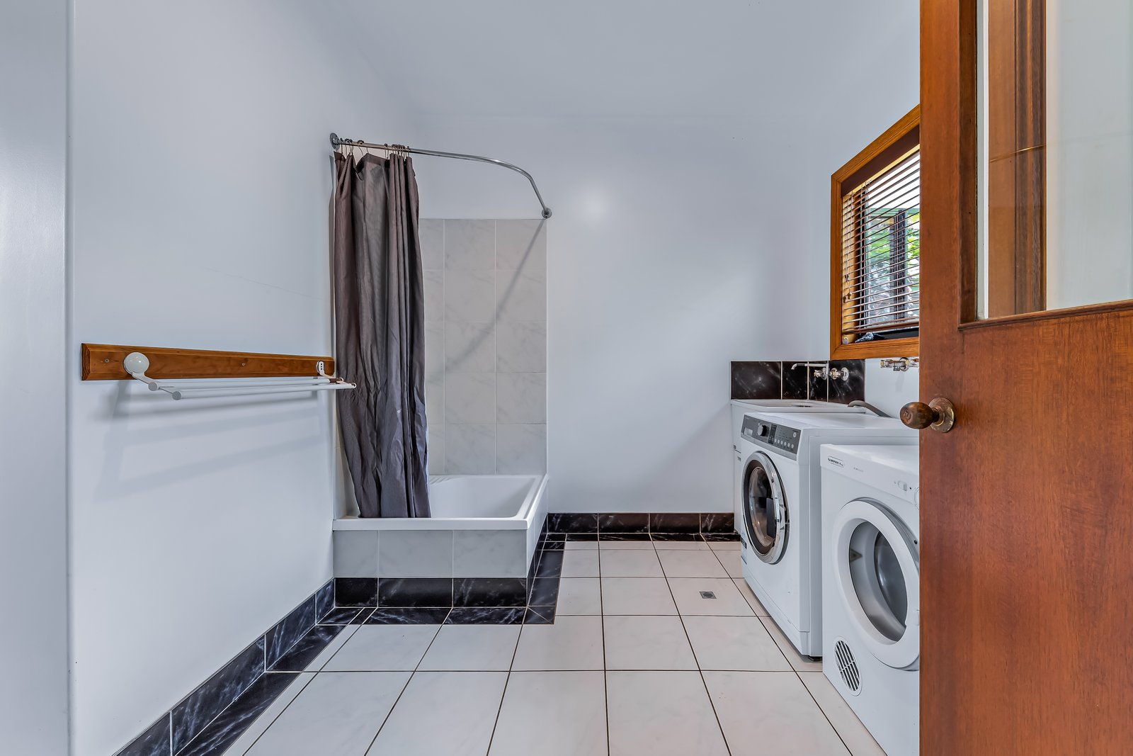 11 Woodwark Crescent CANNONVALE 11