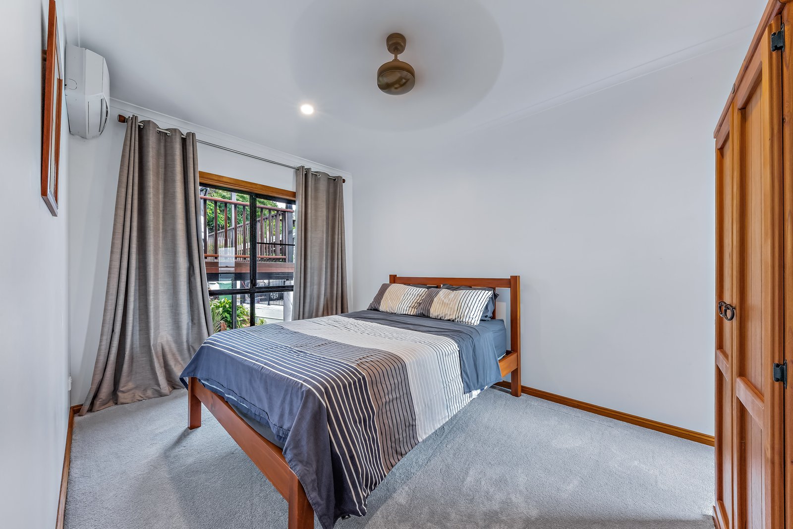11 Woodwark Crescent CANNONVALE 12