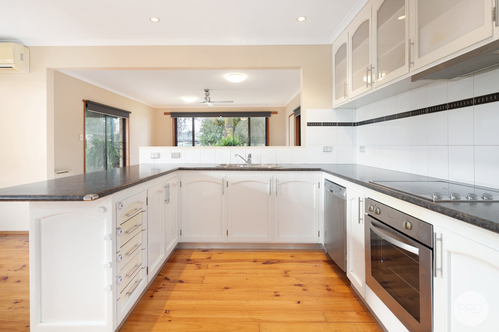 11 Woolway Court DELACOMBE 5