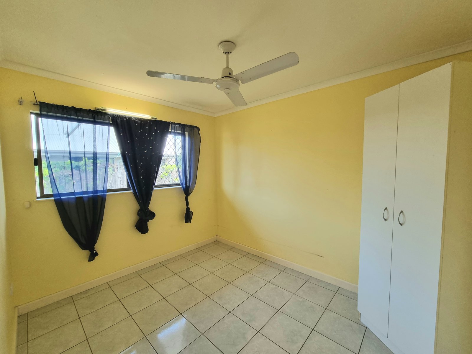 11 YUKANA Street BOYNE ISLAND 8