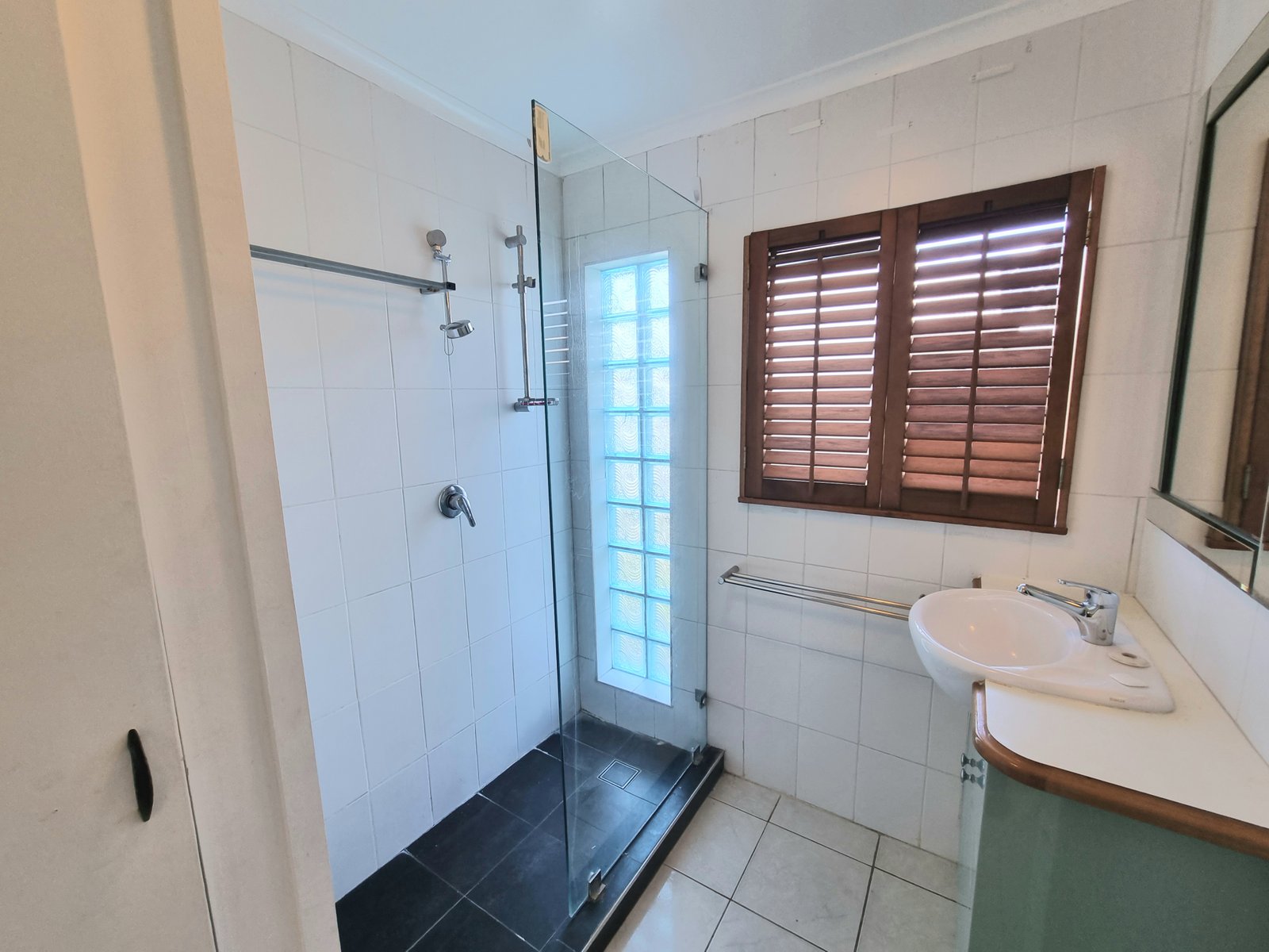 11 YUKANA Street BOYNE ISLAND 10
