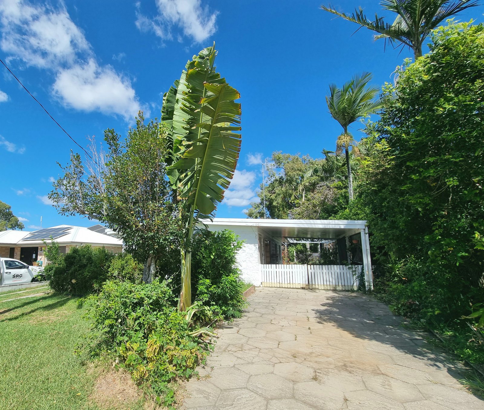 11 YUKANA Street BOYNE ISLAND 17