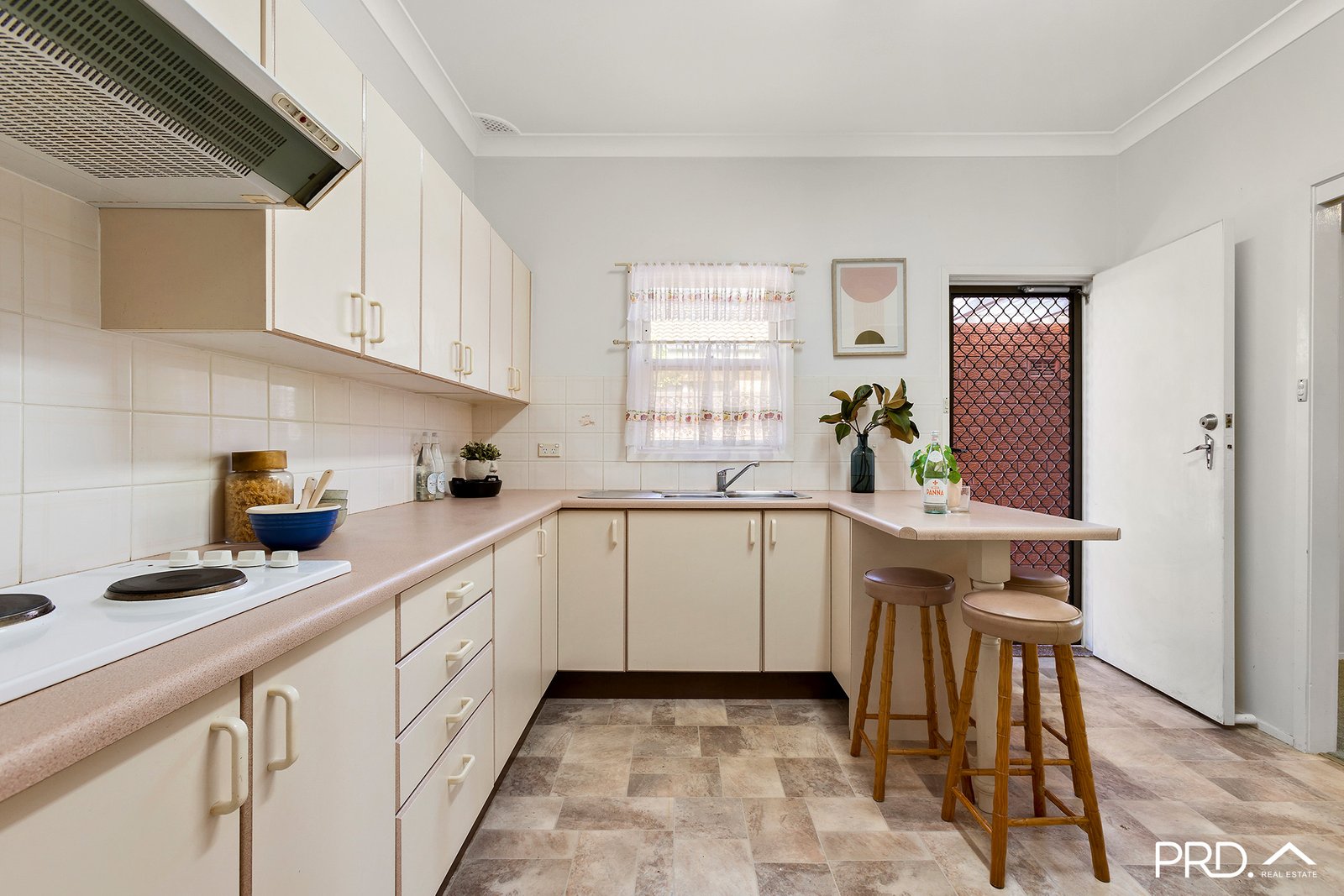 1/10-12 Walter Street SANS SOUCI 3