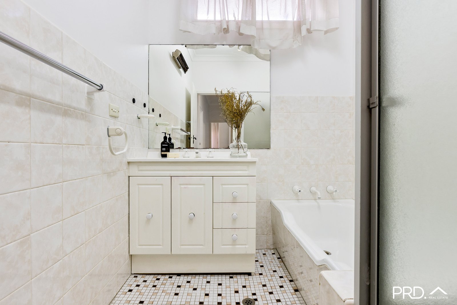 1/10-12 Walter Street SANS SOUCI 7