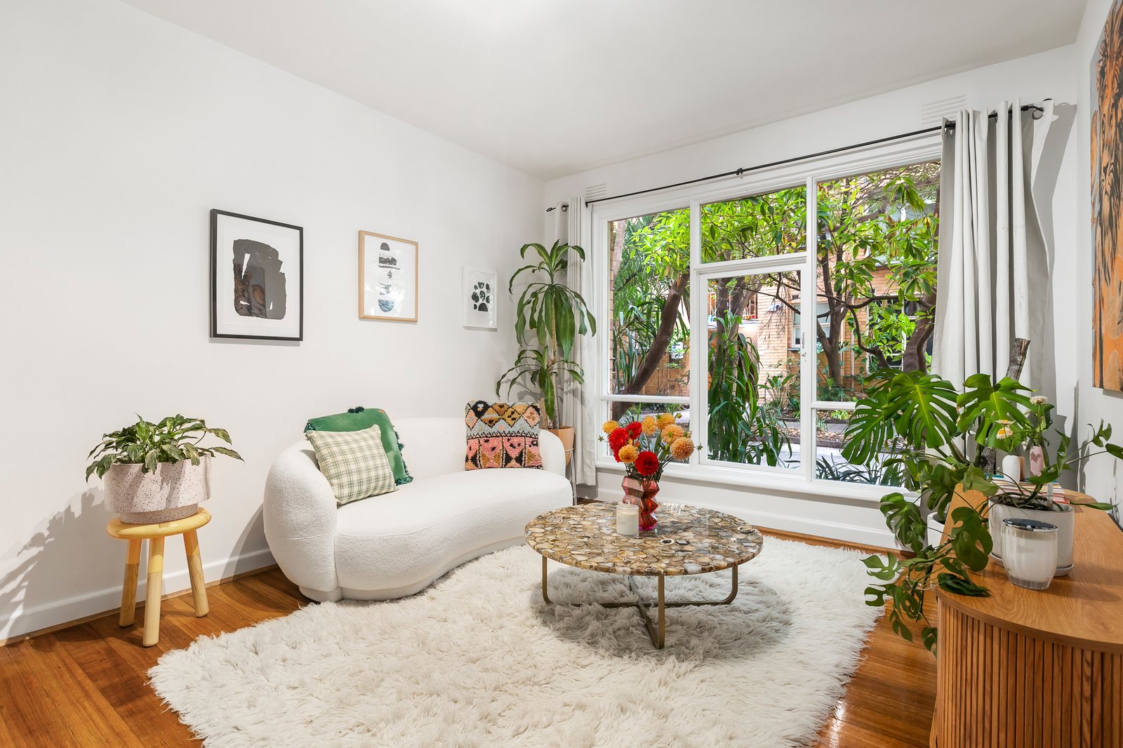 Gallery: 1/10 Acland Street