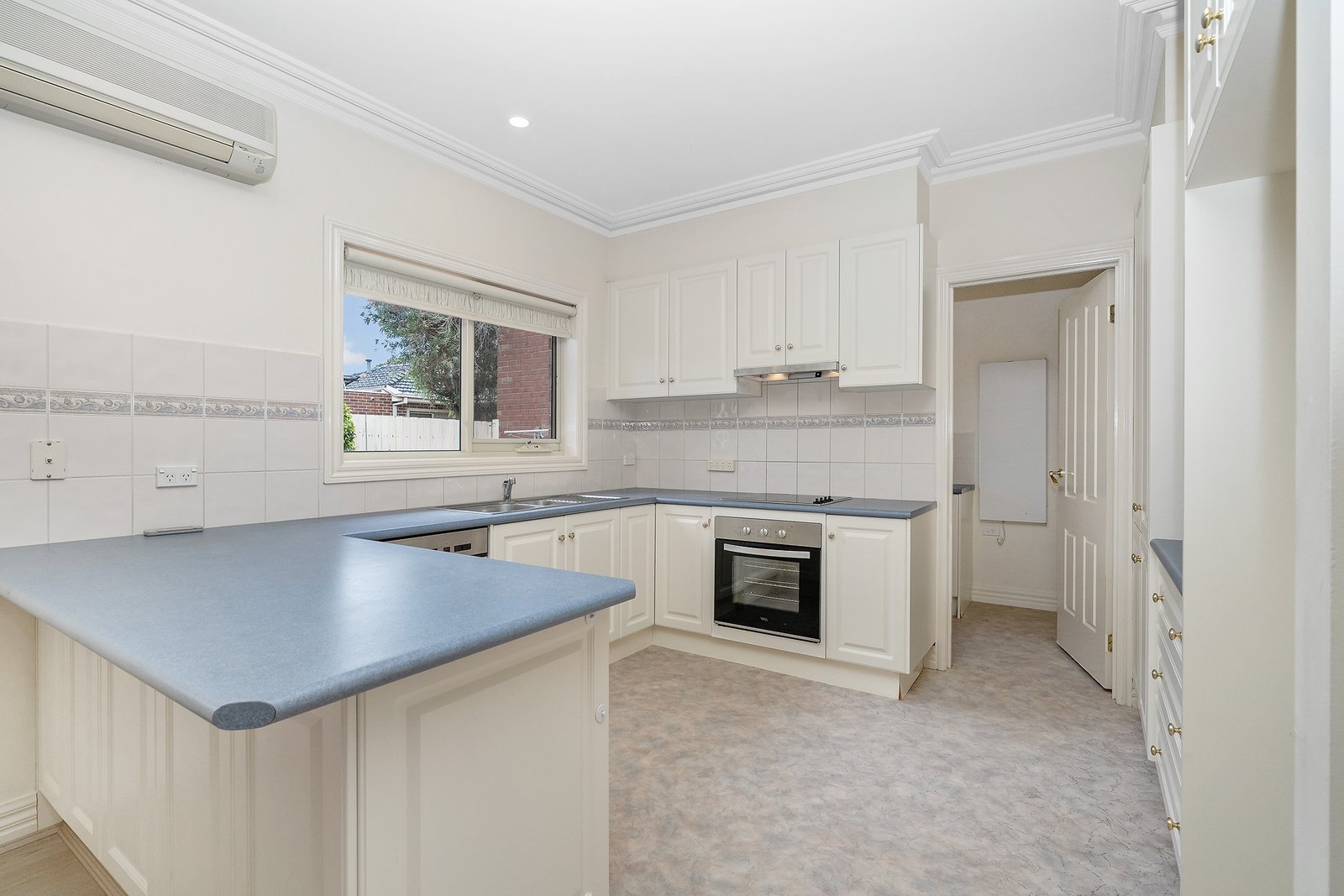 Real Estate and Property in 1/10 Alexander Street, Mount Waverley, VIC