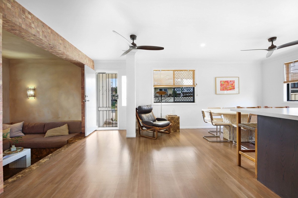 1/10 Alkira Avenue Palm Beach 1