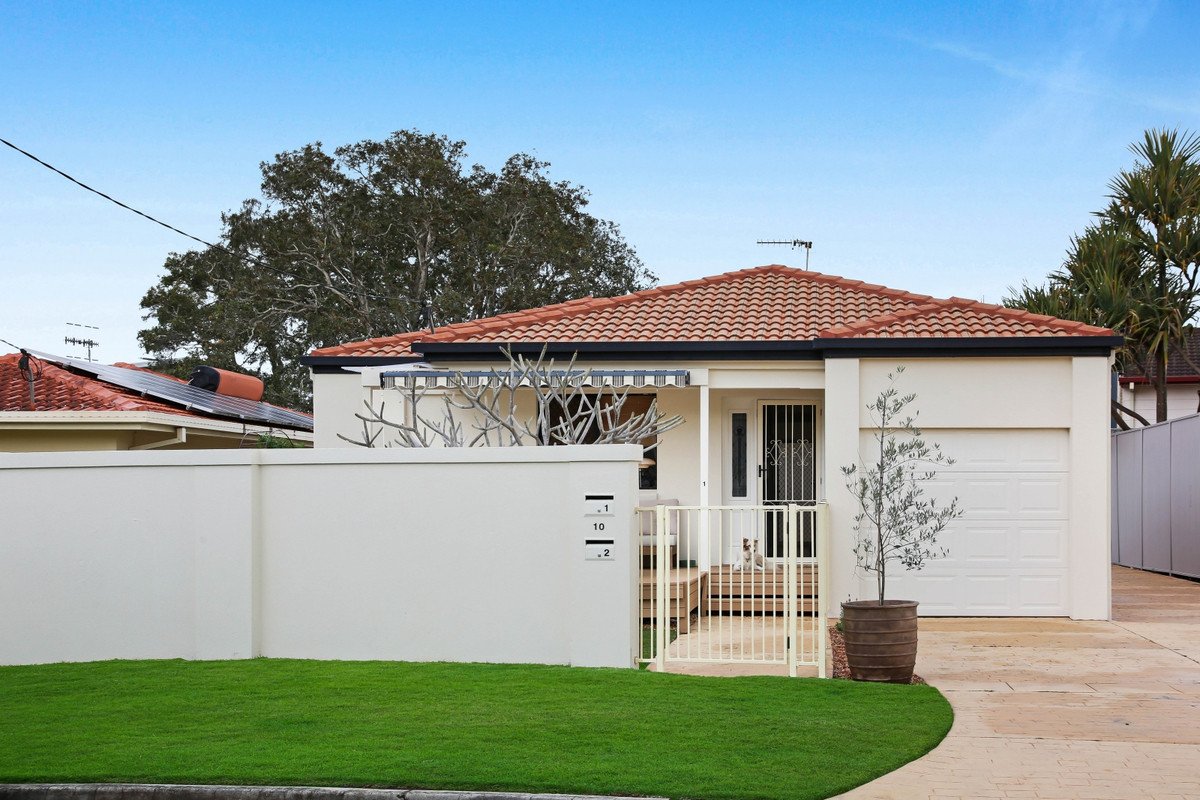 1/10 Alkira Avenue Palm Beach 2