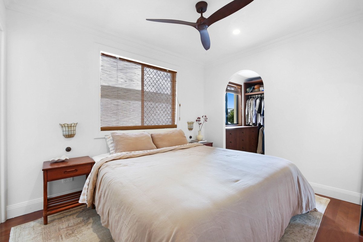 1/10 Alkira Avenue Palm Beach 11