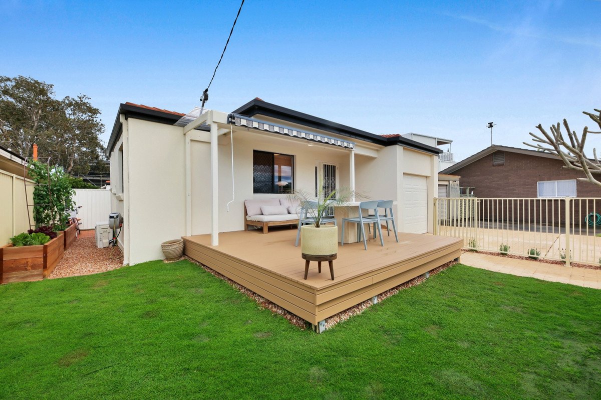 1/10 Alkira Avenue Palm Beach 18