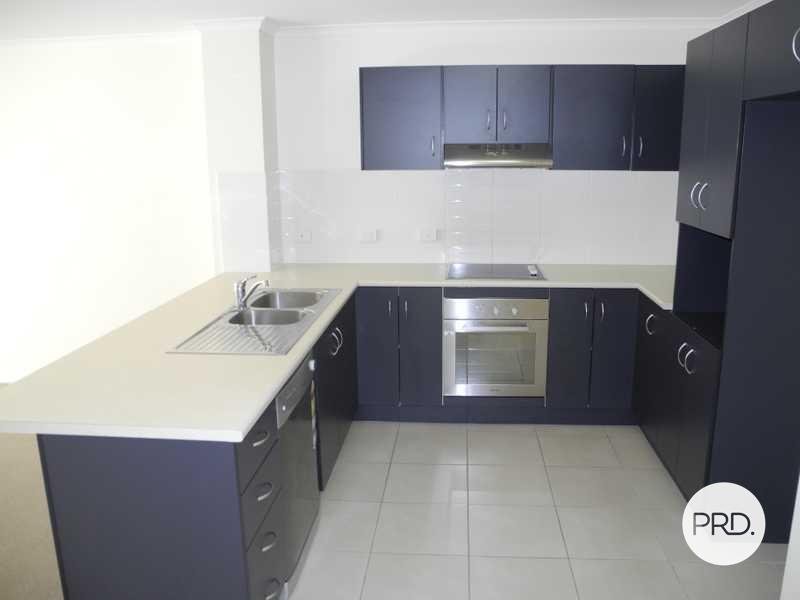 1/10 Arthur Street BOYNE ISLAND 2
