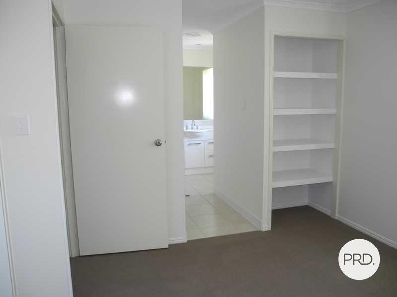 1/10 Arthur Street BOYNE ISLAND 10